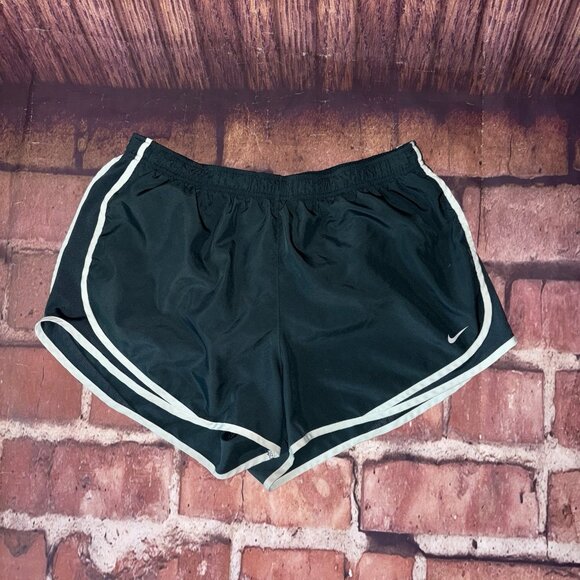 Nike Running Shorts Women’s Extra Large 1X Athletic Green Check Swoosh Logo - Picture 13 of 16